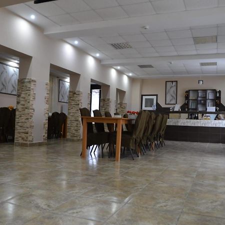 Pensiune Stefania Hunedoara Exterior photo